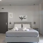 Hotel Mary's & *